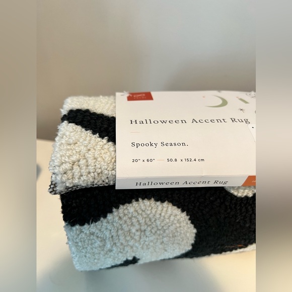 Loloi Halloween Ghost Runner Rug - Picture 2 of 4